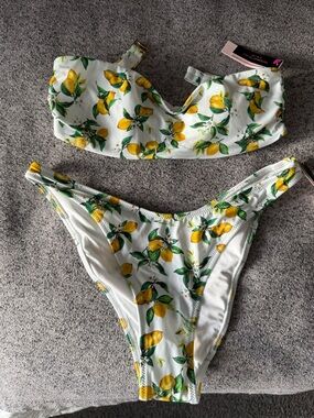 NWT Victoria’s Secret White Bikini with Yellow Lemon Print size small